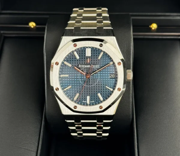 Audemars Piguet Royal Oak Selfwinding Watch - 41mm - Stainless Steel - Blue Dial - Calibre 4302-Blue Dial 41mm-15500ST.OO.1220ST.01 - Image 4